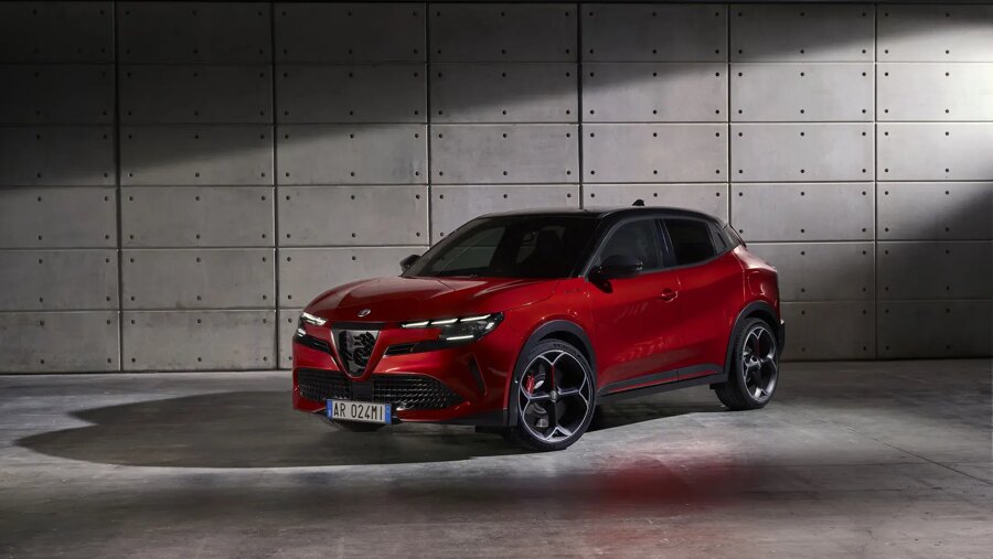 08_Alfa_Romeo_MILANO_exterieur_0.jpg (1)
