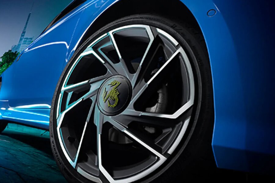 New_Abarth_500e_Range-A_closer_look-Top-18_diamond_allow_wheels-Desktop-526x380.jpeg
