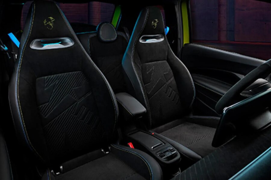 New_Abarth_500e_Range-Features-Top-Comfort_and_convenience-Smooth_ride-Desktop-526x380.jpeg