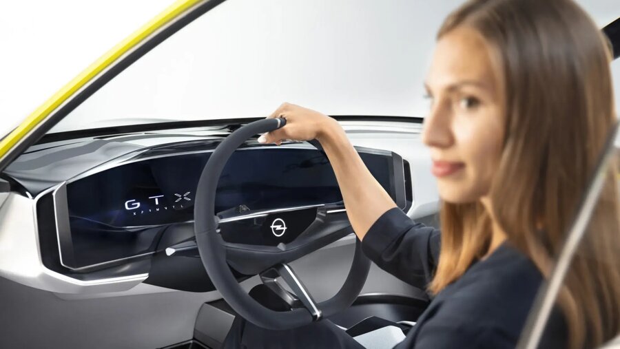 OPEL GT X EXPERIMENTAL binnenkant.jpg