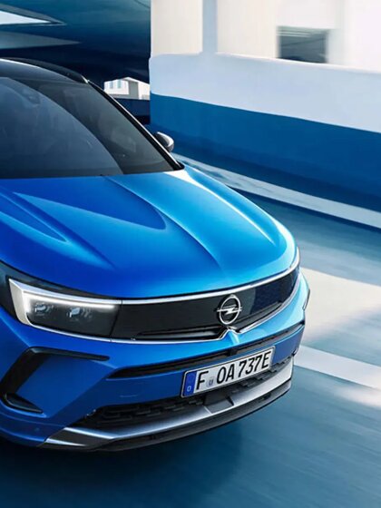 Grandland-plug-in-Hybrid-1-3