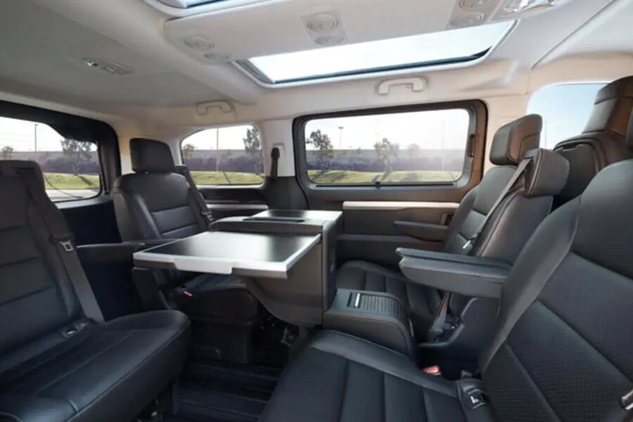 opel-zafira-e-life-interieur.jpg (1)