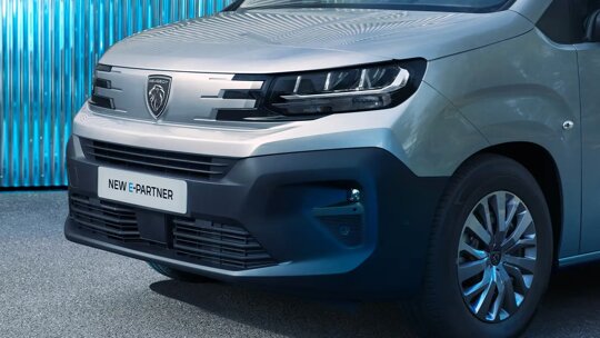 PEUGEOT_PARTNER_R_2023_BEV_ALLURE_DESKTOP_1588x1000_2.png (1)