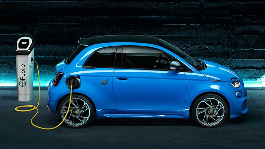 New_Abarth_500e_Range-Stripe-Electric_mobility-Desktop-960x1013.jpeg