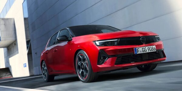 opel-astra-schuin-voorkant.jpg