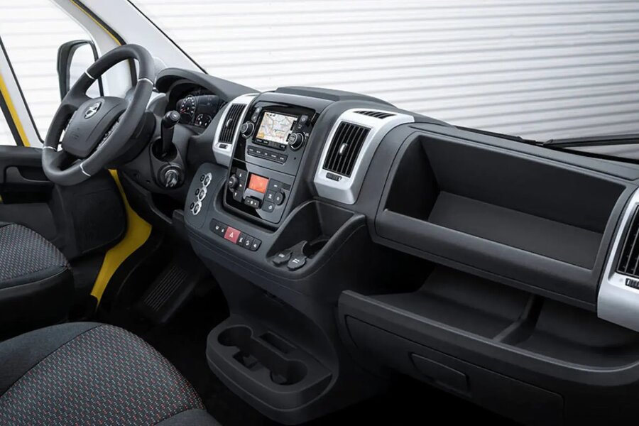 opel-movano-e-interieur.jpg (1)