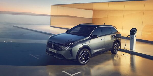 PEUGEOT_E5008_2403STYP_109.jpg