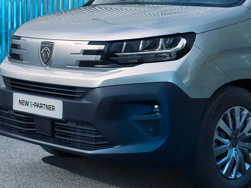 PEUGEOT_PARTNER_R_2023_BEV_ALLURE_DESKTOP_1588x1000_2.png