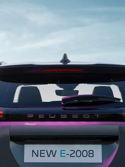 PEUGEOT_E-2008_2305MP_517.jpg