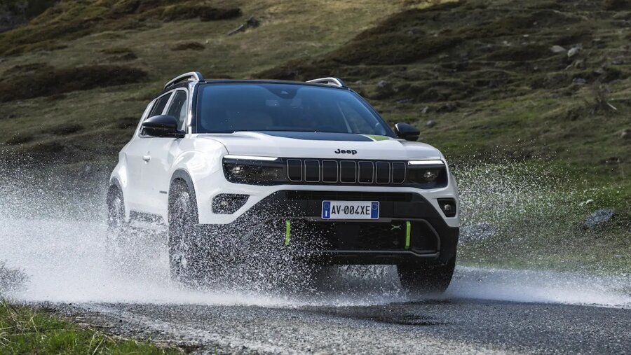 jeep_avenger_4xe_2024_1.jpg