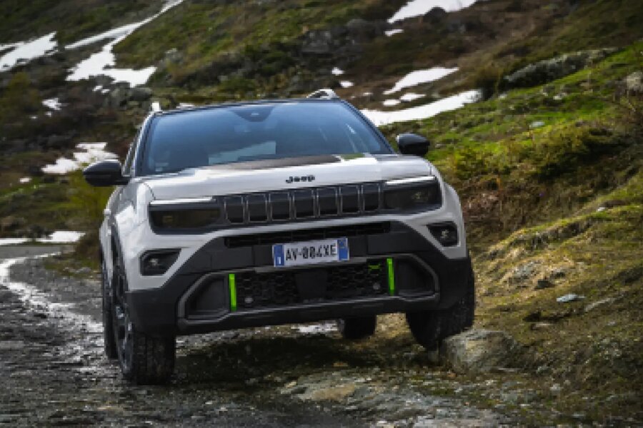 JEEP-AVENGER-4XE-MY25-444x253-EXTERIOR.jpg