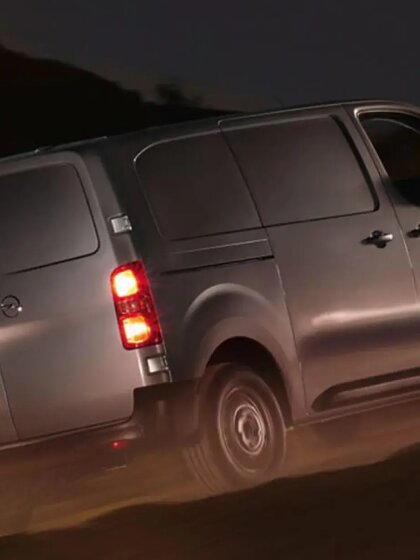 opel-vivaro-achterkant.jpg