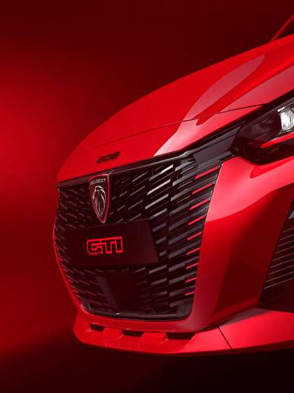 PEUGEOT_E208_GTi_2506STYP_302_FR