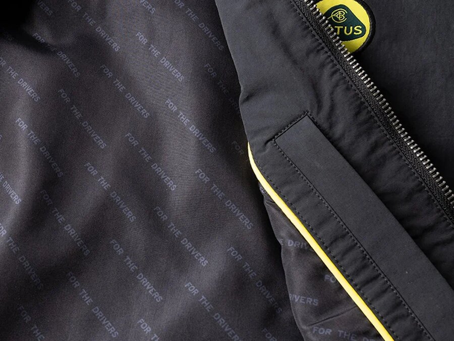 merch usp 2 | Munsterhuis Lotus