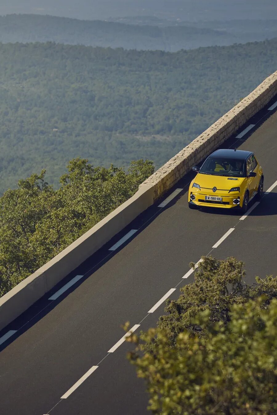 Renault 5 E-Tech electric - version iconic cinq - Jaune Pop ! (7)