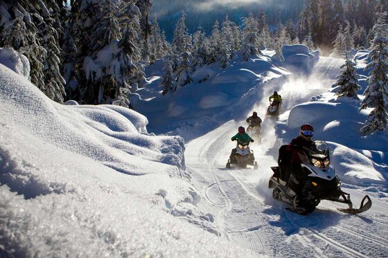 Sweden-lapland-snowmobile-l-1
