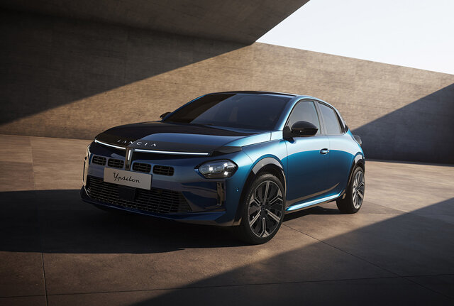 Lancia Ypsilon Hybrid 2024 stilstaand