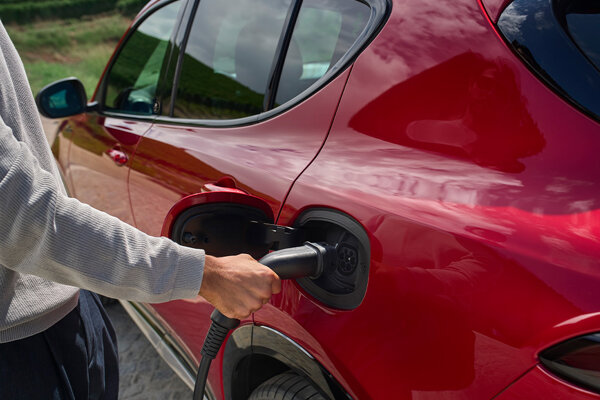 Man laden hybride Tonale 2025