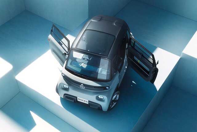 Foto Opel Rocks van boven met beide portieren open