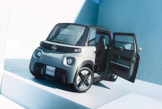 Opel Rocks Electric met deurtje open