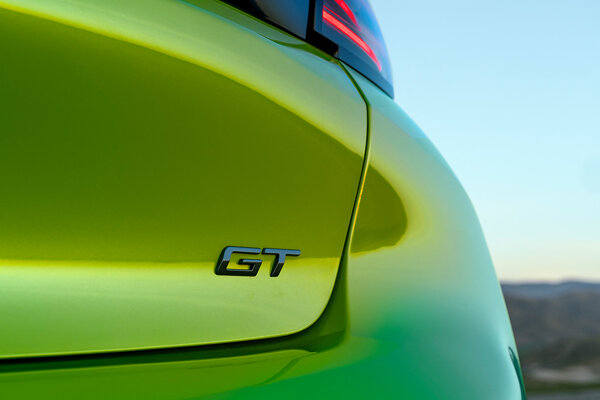 Peugeot 208 GT logo