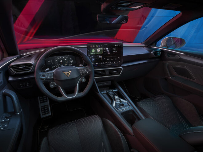800_cupra-leon-int-01