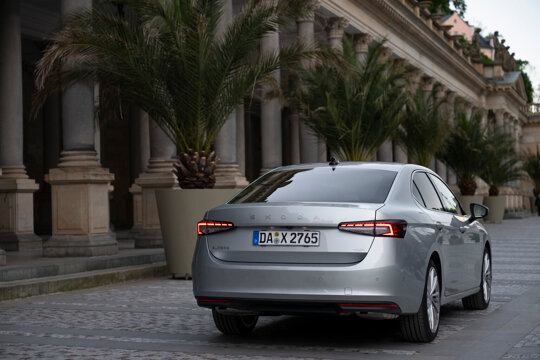 37_Skoda_Superb_Hatch_a8d6e22a-1536x1024
