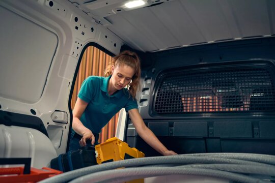 cdc0903-vw-caddy-cargo