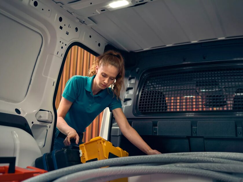 cdc0903-vw-caddy-cargo
