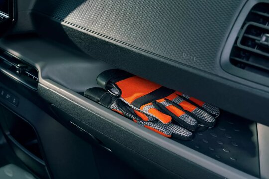 Volkswagen-ID-Buzz-Cargo-Praktisch-Interieur-5-Highlights
