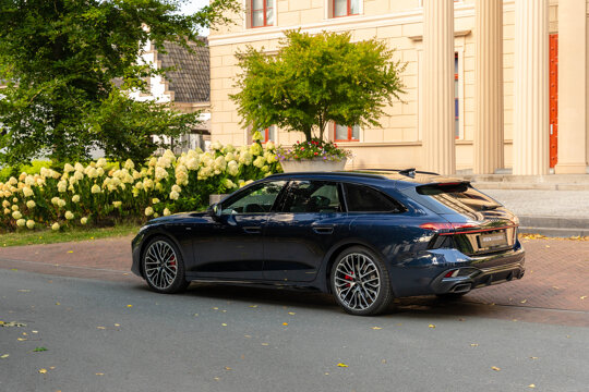 Audi-A6-Avant-2025-Pouw-4
