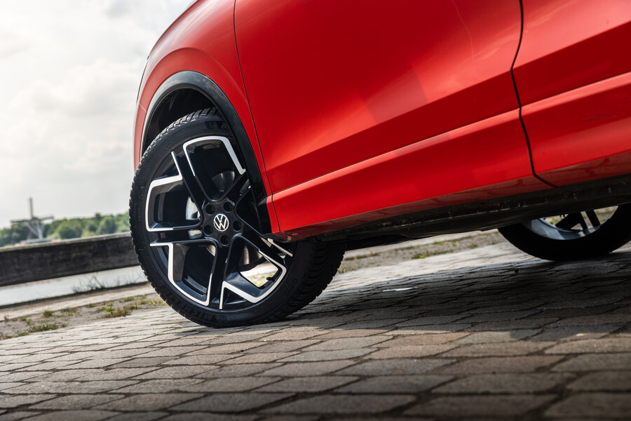 Volkswagen_Tiguan_2025-18