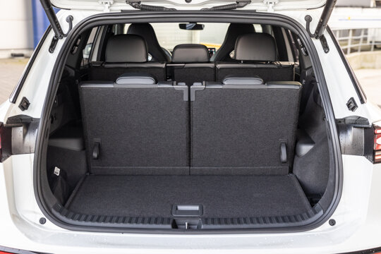 Volkswagen_Tayron_2025_8