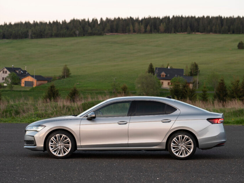 39_Skoda_Superb_Hatch_0690d178-768x512