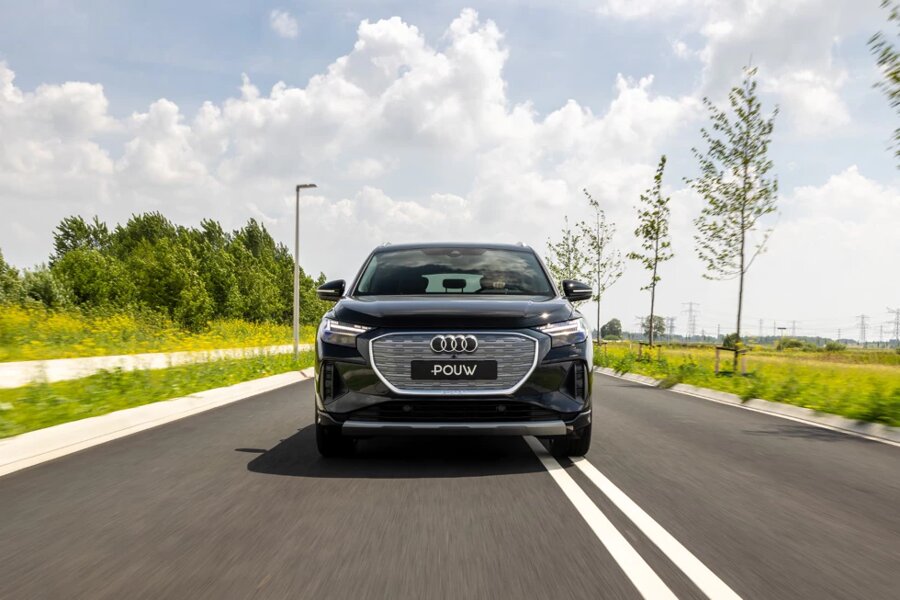 q4-etron-zwart-1