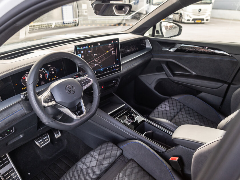 Volkswagen_Tayron_2025_12