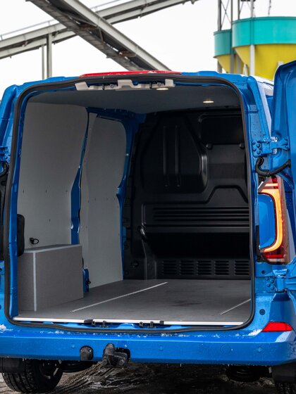 Volkswagen-Transporter-T7-2025-14