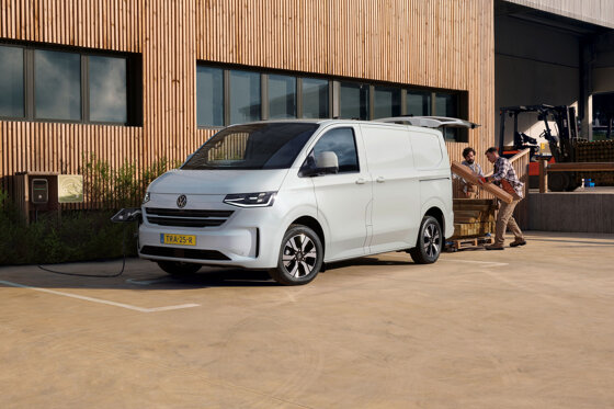 1920_transporterbestelwagenehybrid1