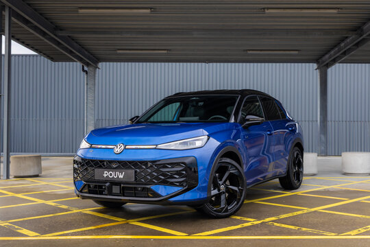 2026 Volkswagen T-Roc (1)