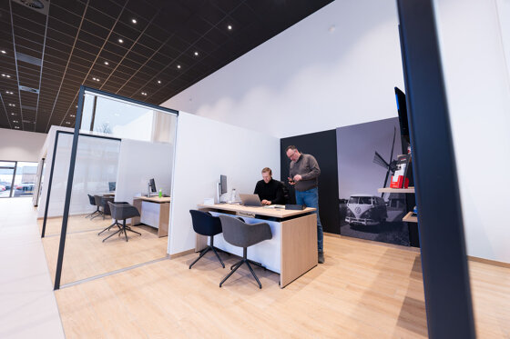 nieuwe-showroom-vw-bedrijfswagencentrum