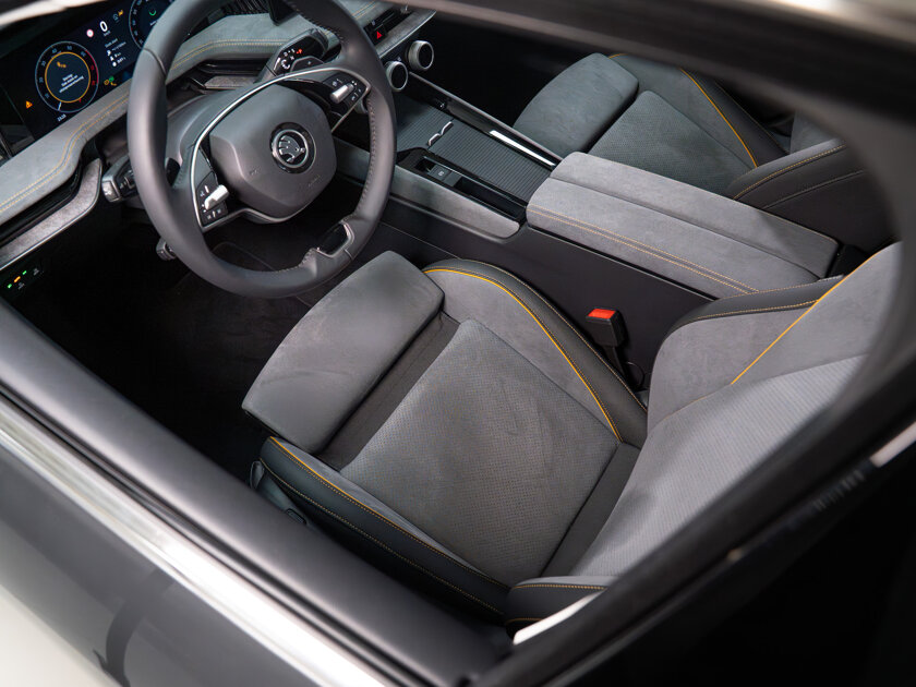 Superb-skoda-2025-14