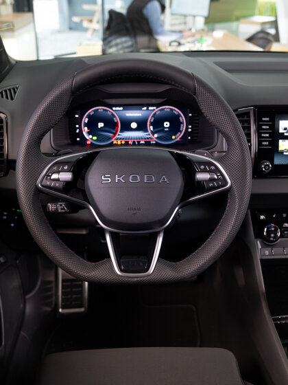 Karoq-skoda-2025-11