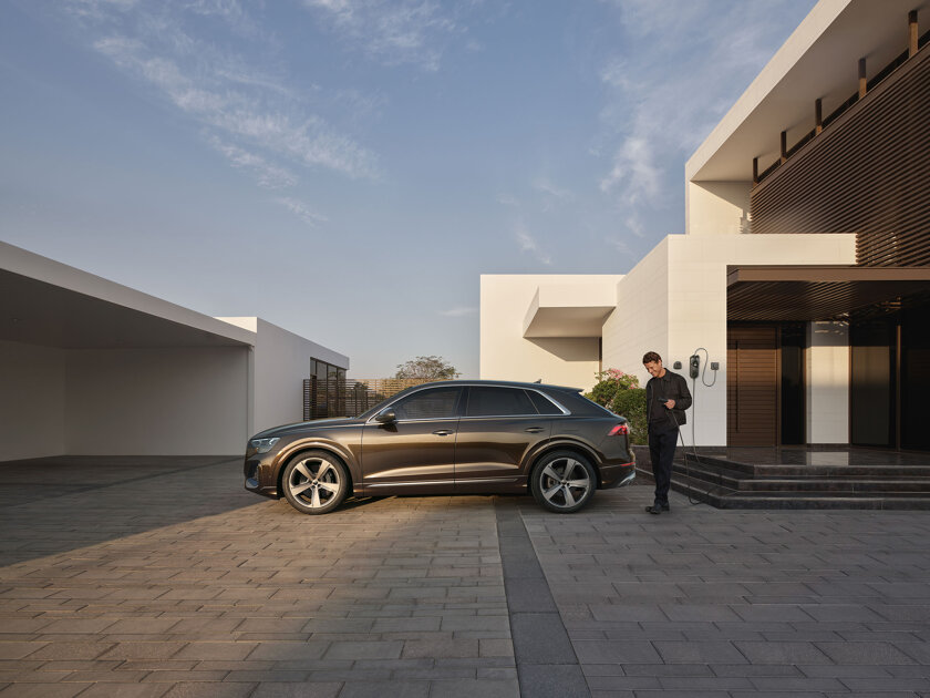 2023 Audi Q8 TFSI e (4)