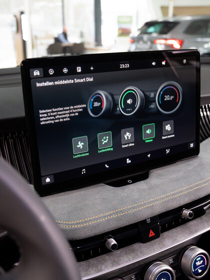 Superb-skoda-2025-11